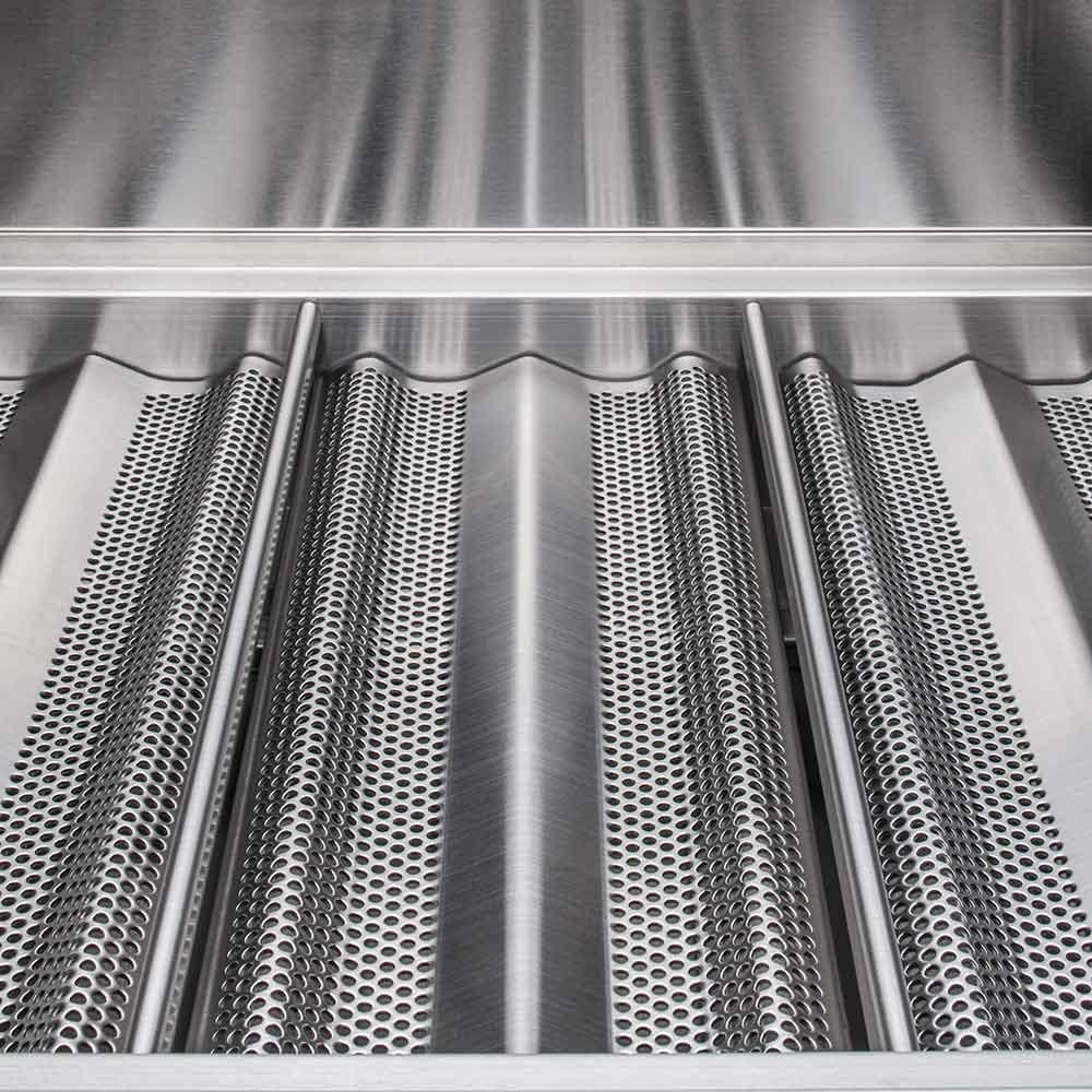 Blaze 32 In. 4 Burner Prelude LBM Gas Grill