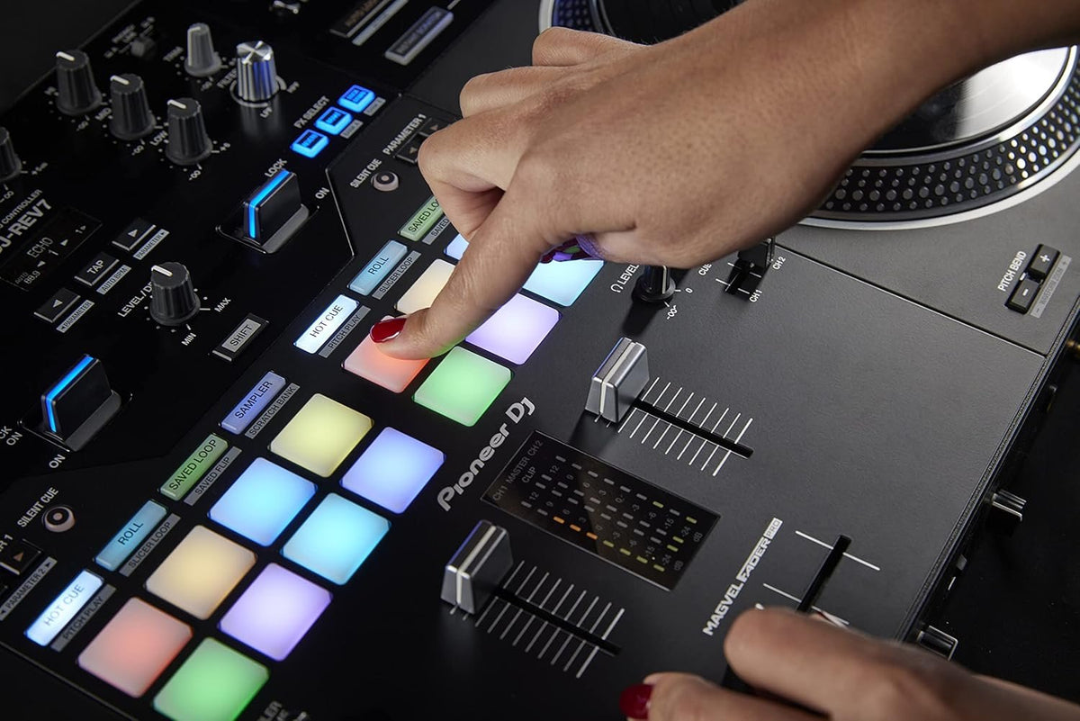 Pioneer DJ DDJ-REV7 DJ Controller